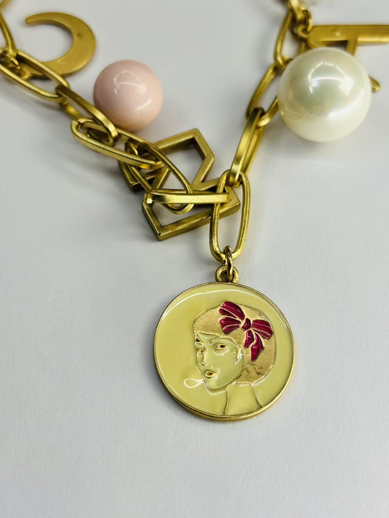 微信图片_20251112195729_90_64 Chic Pendant Style Necklace - For Fashion Enthusiasts - Image 1