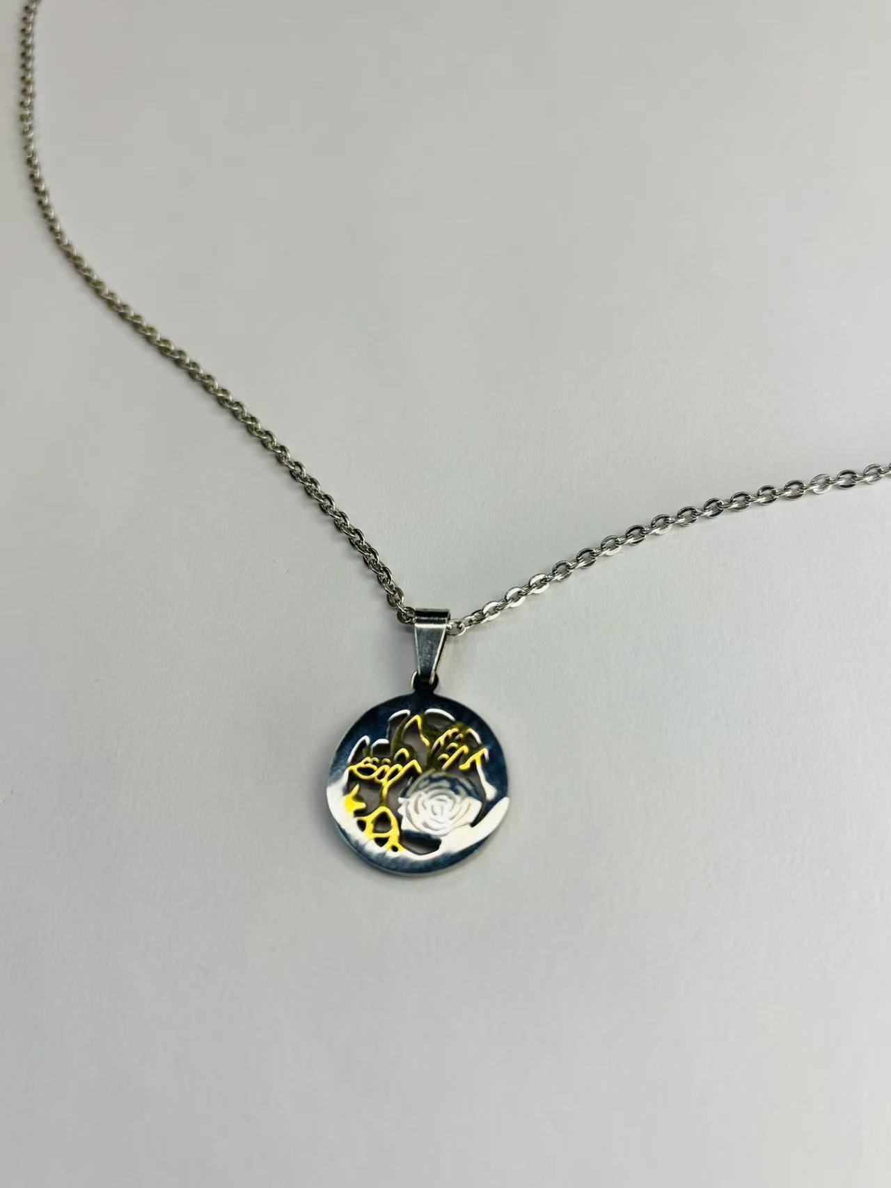 微信图片_20251112195812_100_64 Modern Layered Design Necklace - For Trend Setters - Image 1